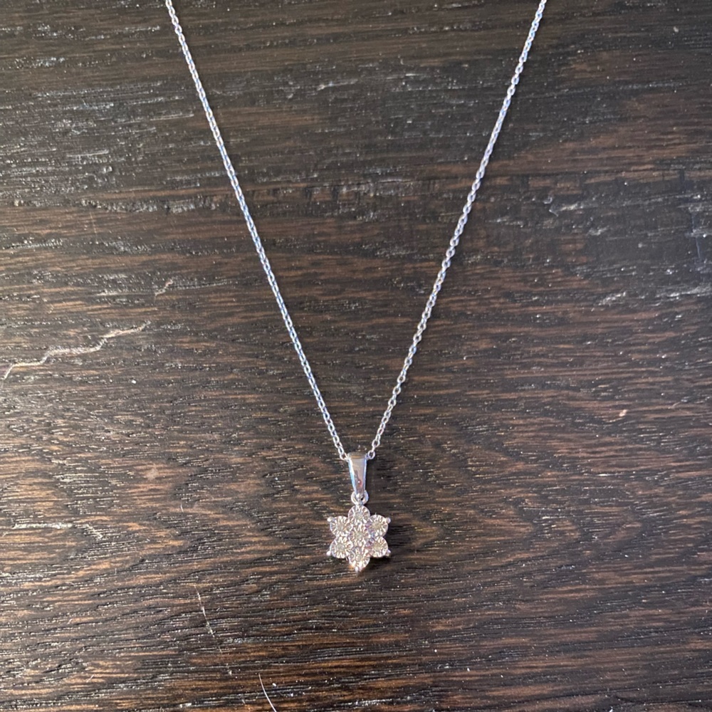 Flower necklace, 925 silver and diamonds
